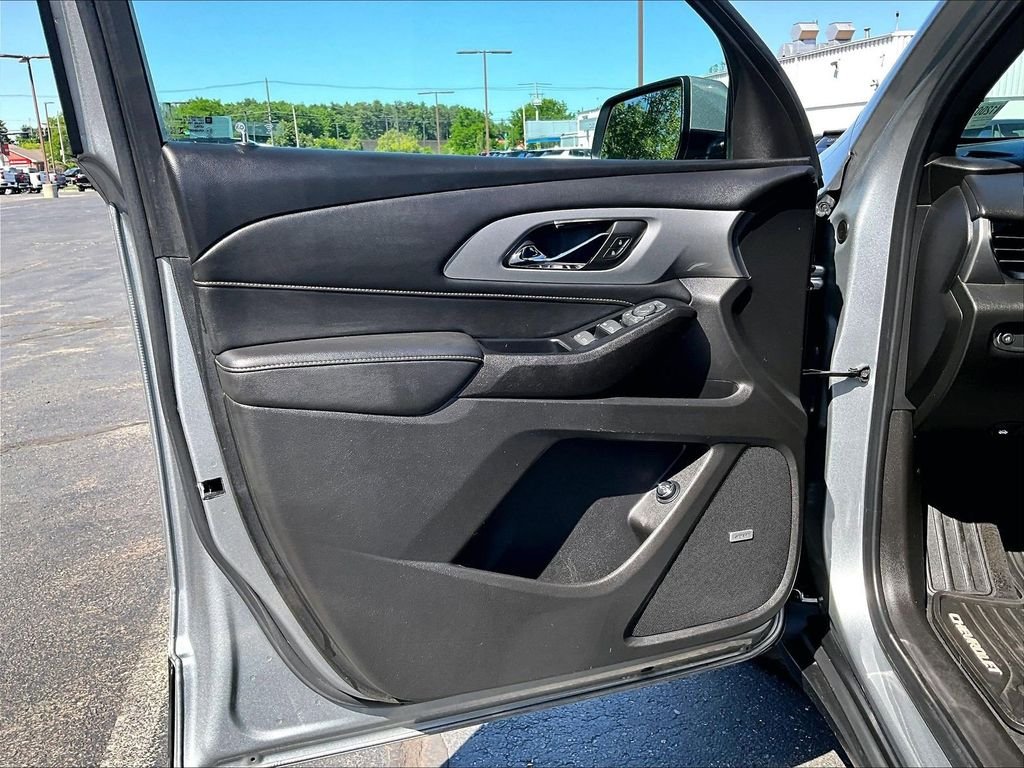 Used 2023 Gray Chevrolet LT Leather image 9
