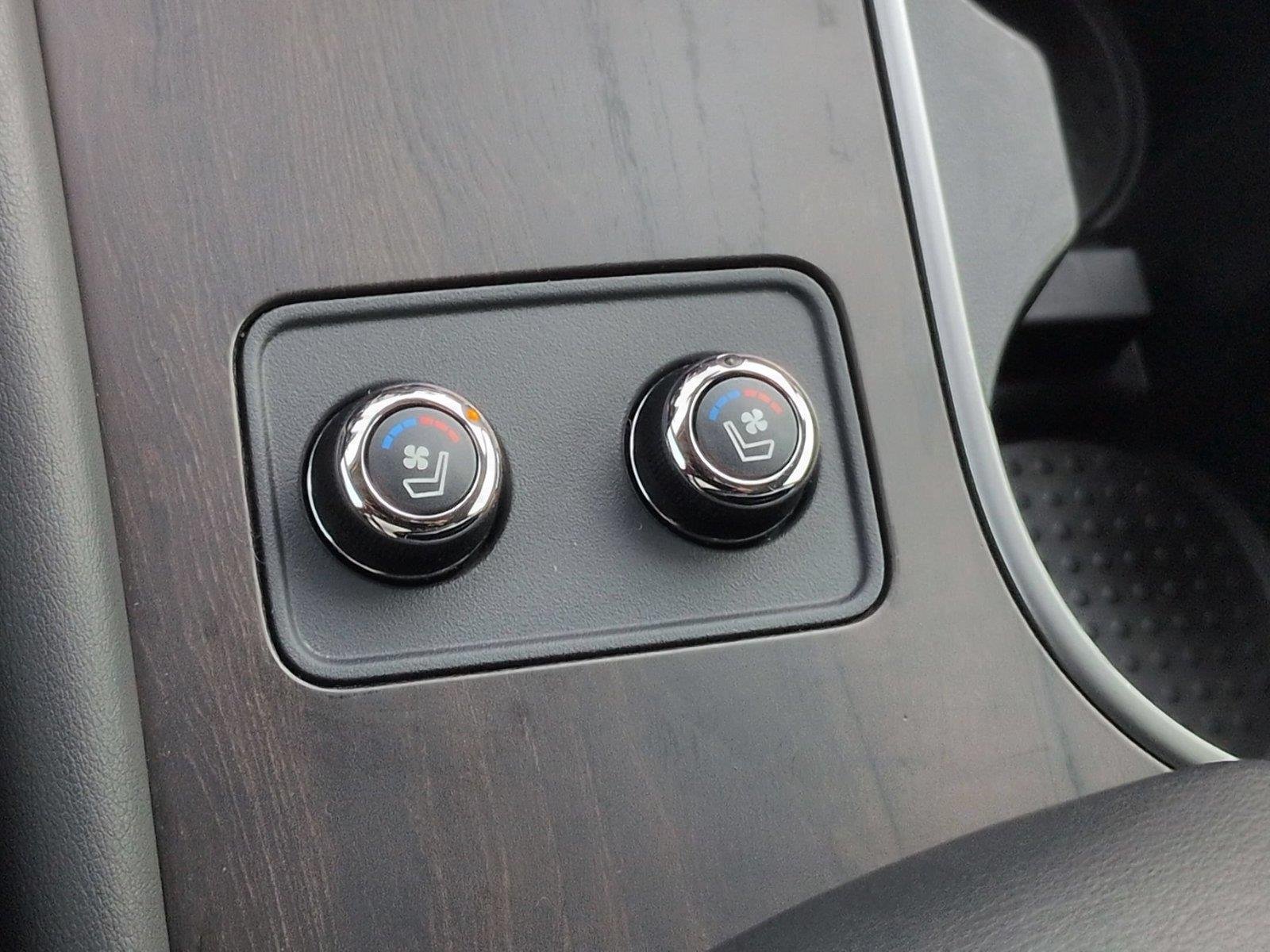 Used 2023 Brilliant Silver Metallic Nissan Platinum image 29