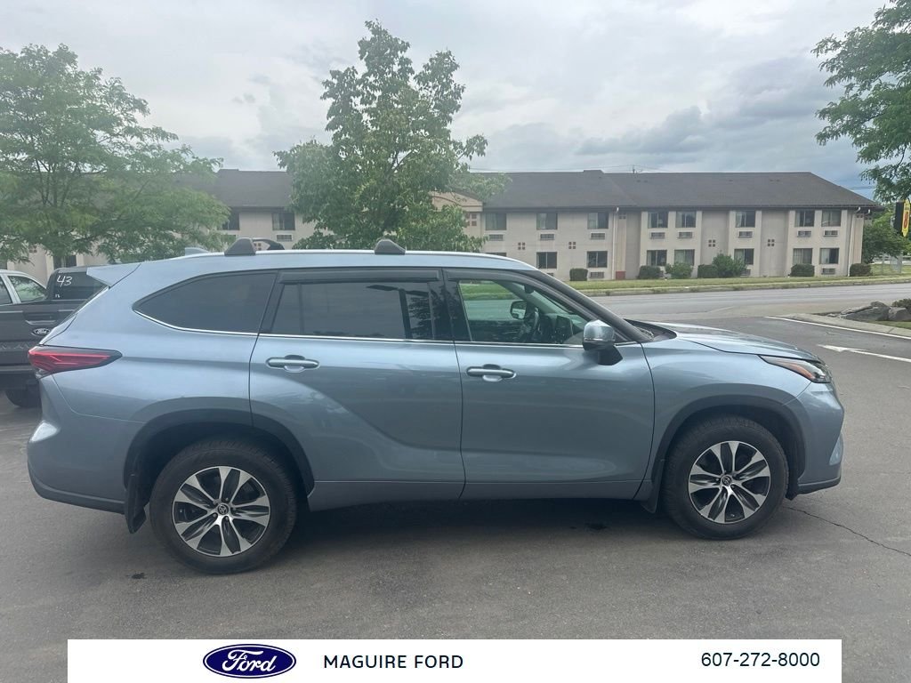 Used 2022 Blue Toyota XLE image 3