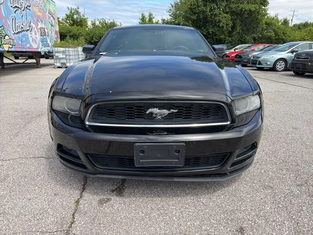 Used 2013 Black Ford V6 image 2