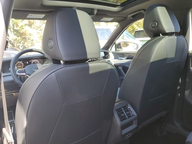 New 2026 White Volkswagen 2.0T SE R-Line Black image 12