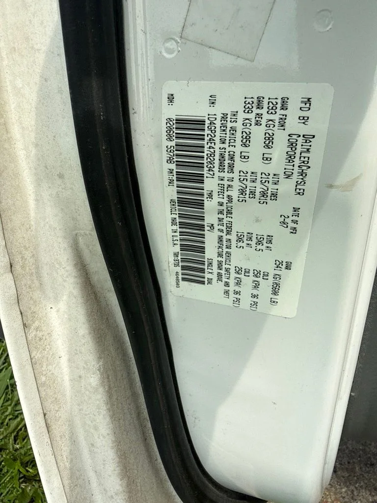 Used 2007 White Dodge SE image 16