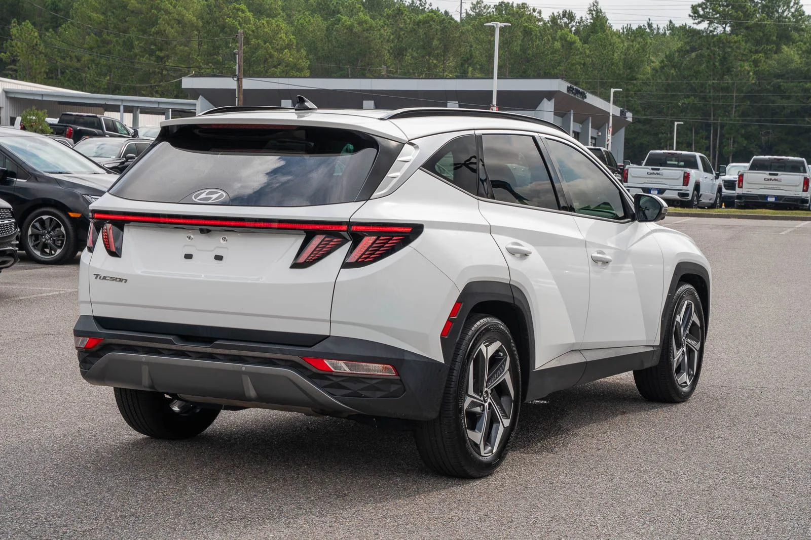 Used 2024 White Hyundai Limited image 6