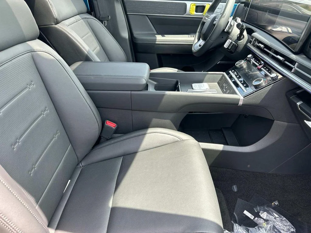 2026 Hyundai Santa Fe Limited - Photo 16