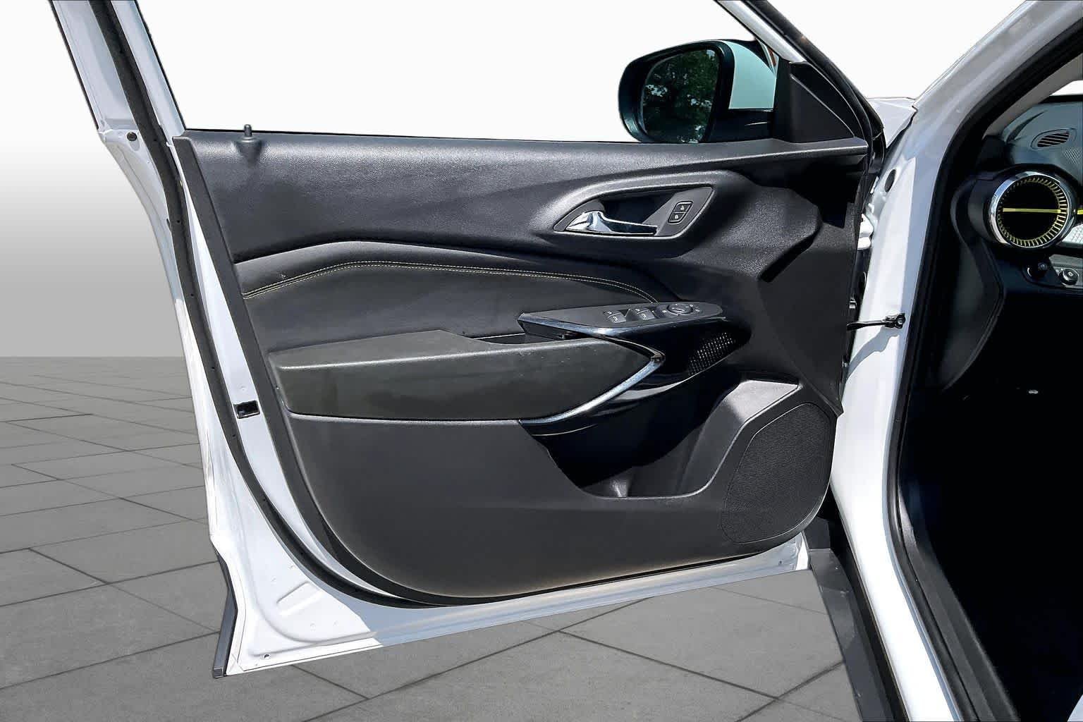 Used 2026 Summit White Chevrolet LT image 21