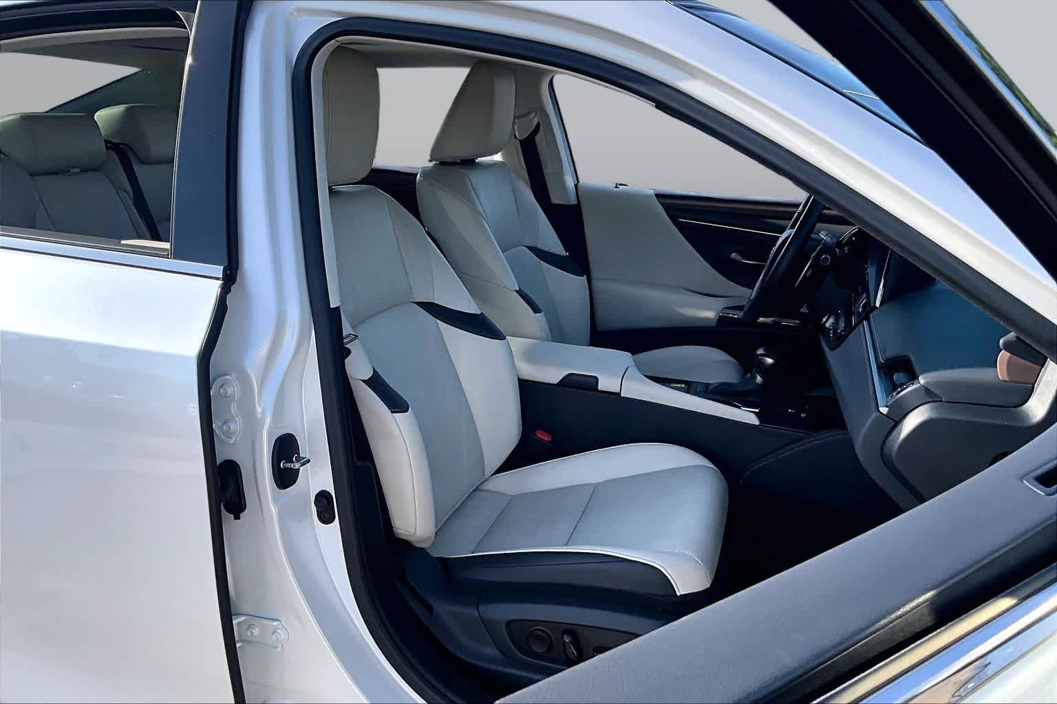 Pre-Owned 2024 Lexus ES 350