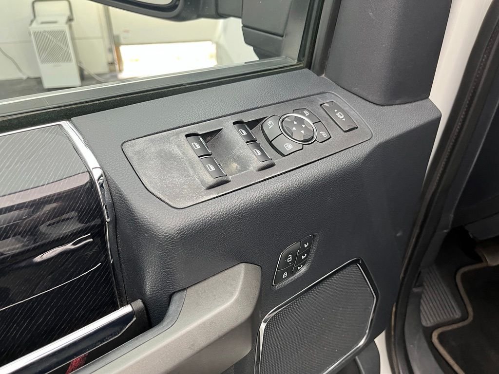 Used 2022 White Metallic Ford Platinum Lifted Truck image 15