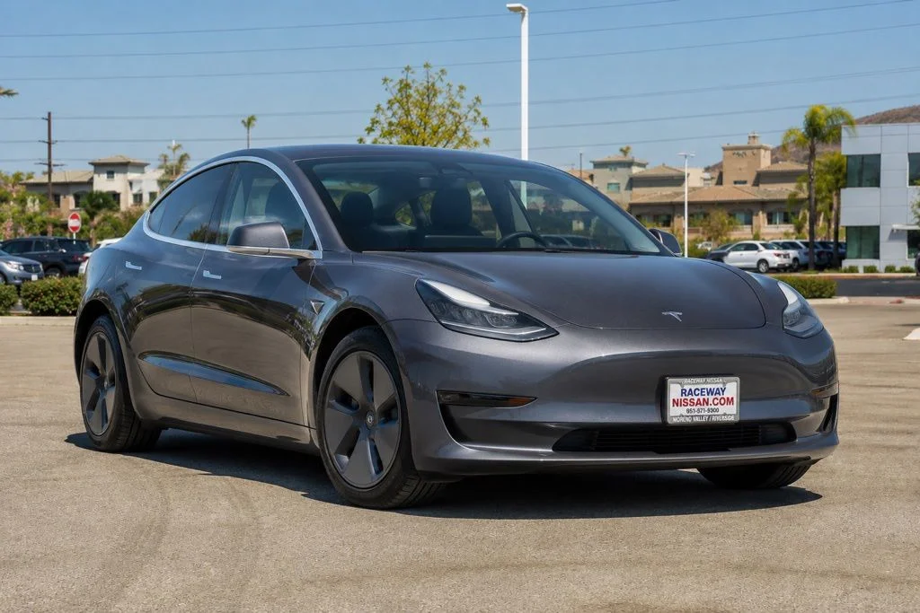 Used 2022  Tesla Long Range image 28