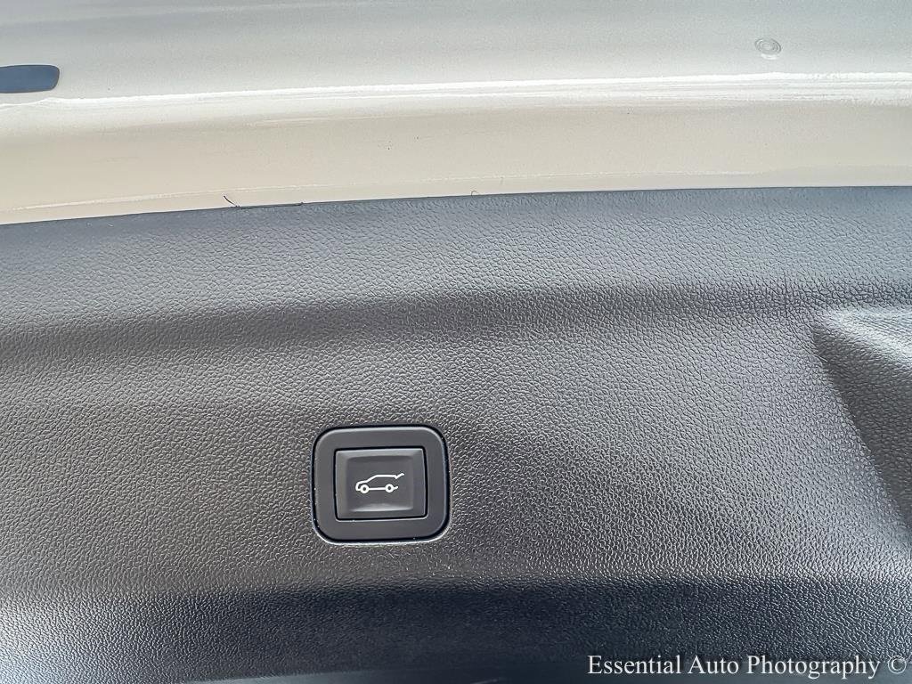 2025 GMC YUKON - Image 26