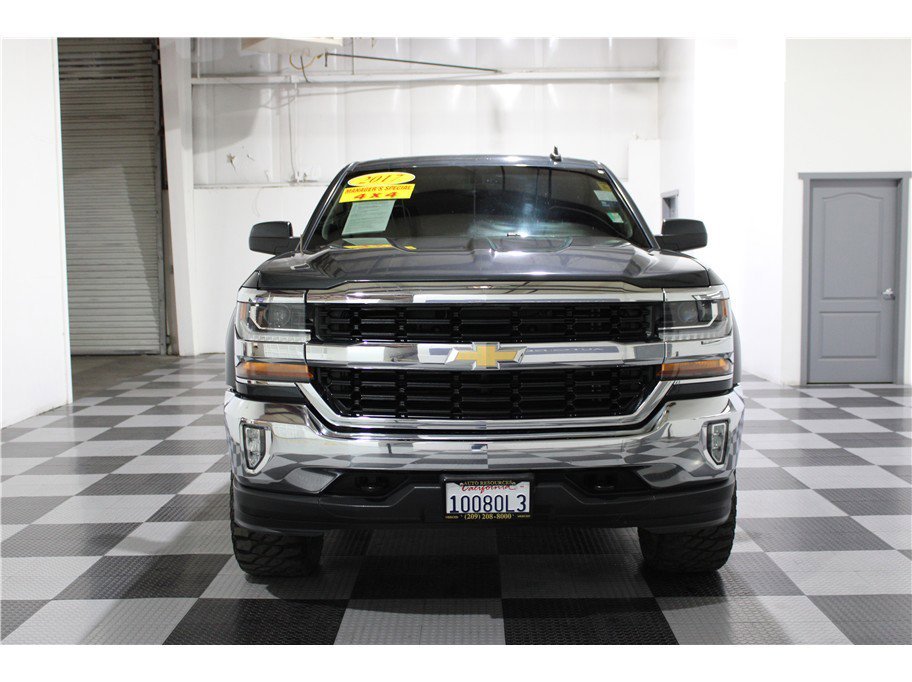 2017 Chevrolet Silverado 1500 LT photo 3