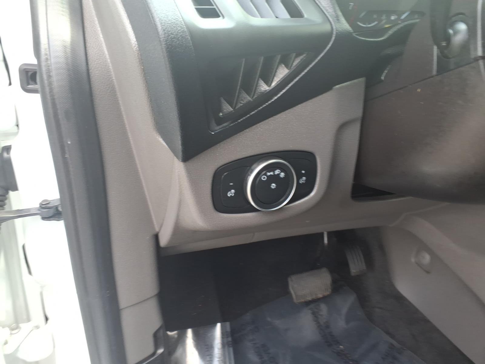 Used 2020 Frozen White Ford XL image 17