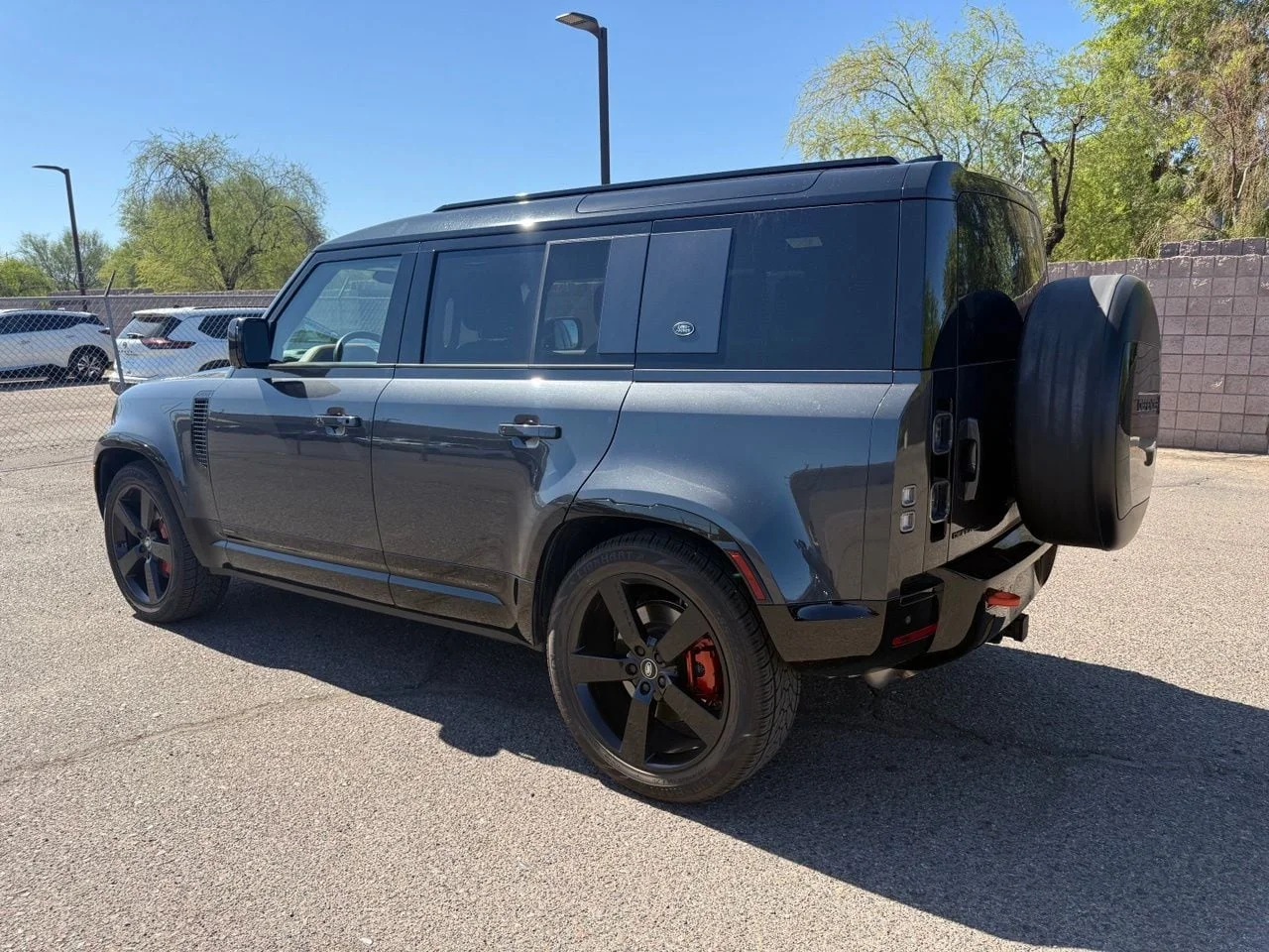 Used 2024  Land Rover X image 6