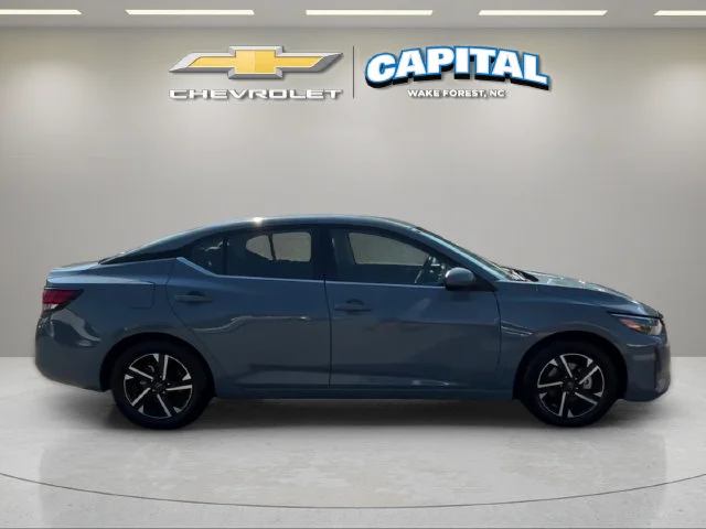 Used 2025  Nissan SV image 6