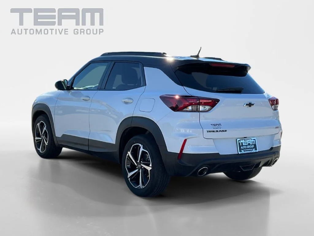 Used 2023 IRIDESCENT PEARL TRICOAT Chevrolet RS image 5