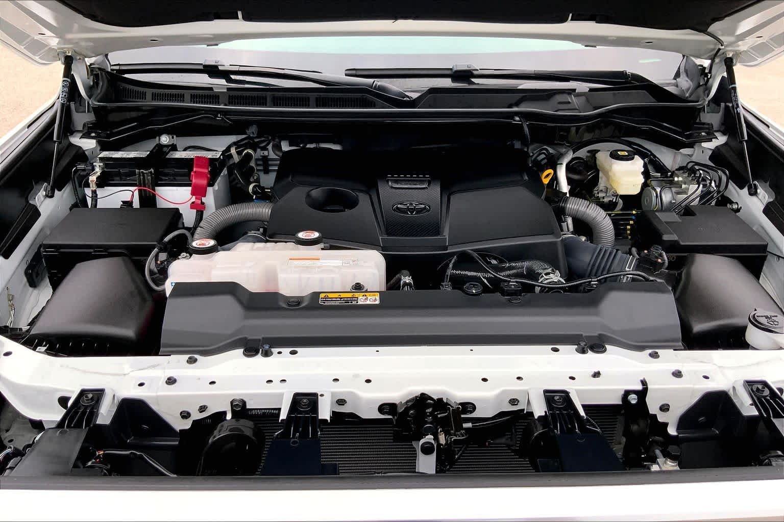 Used 2025 Ice Cap Toyota Limited image 31