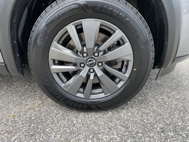 Used 2023 Gun Metallic Nissan SV image 6