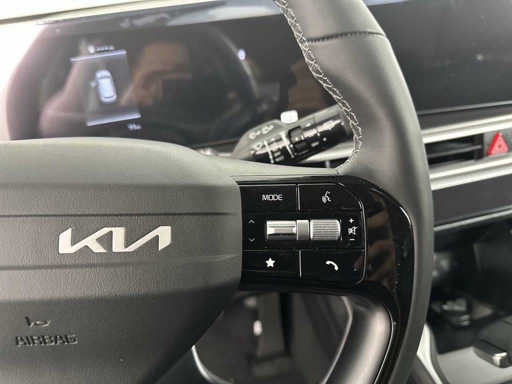 New 2026 Ivory Silver Kia S image 7