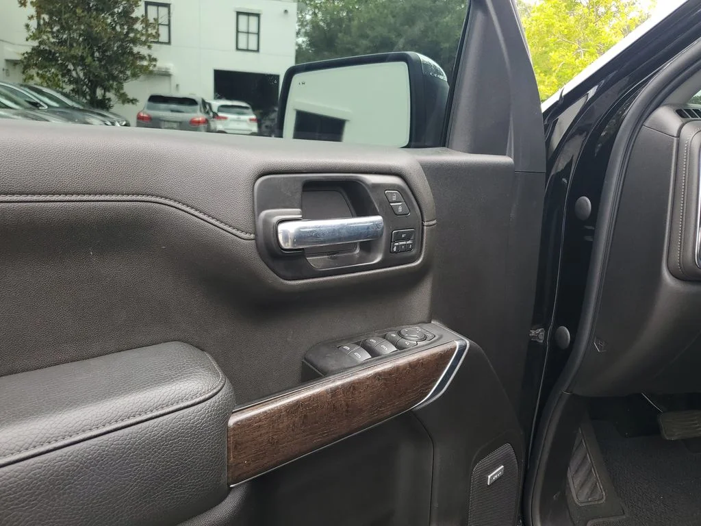 Used 2022 Black GMC Denali image 19
