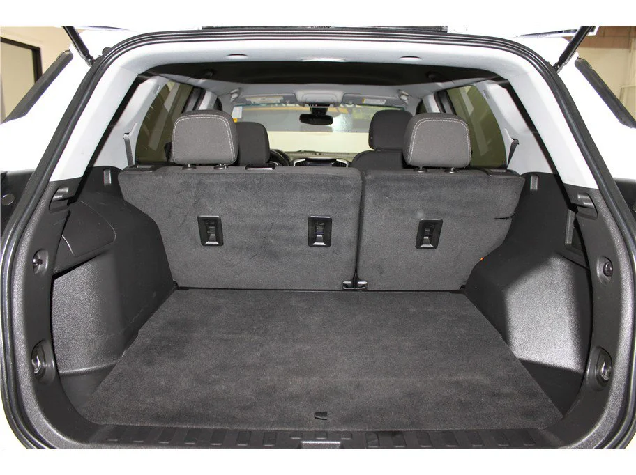 Used 2022 Summit White GMC SLE image 20
