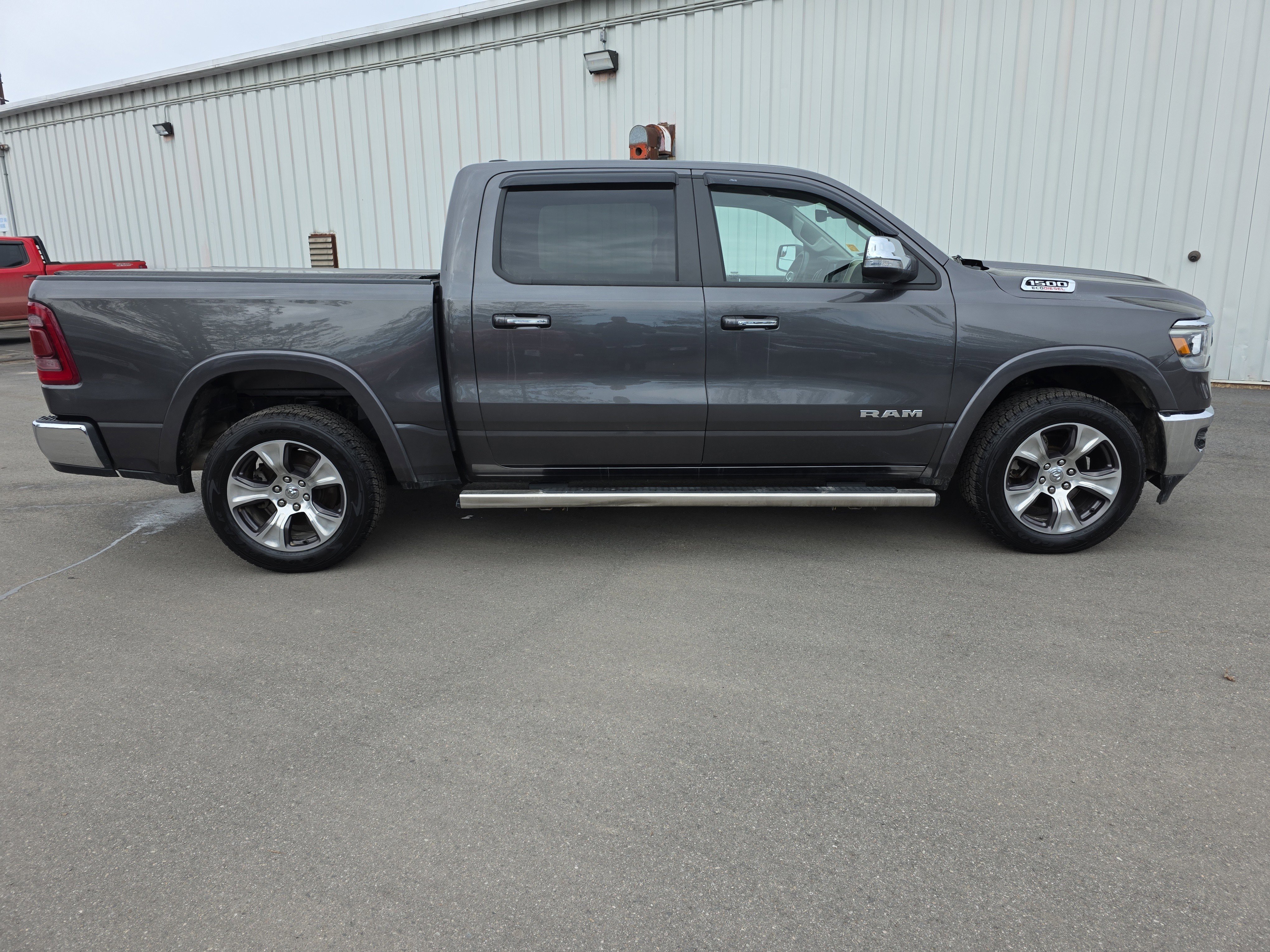Used 2022 Granite Crystal Metallic Clearcoat Ram Laramie image 6