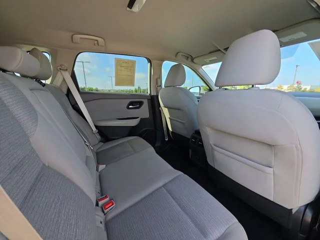 Used 2021 White Nissan SV image 27