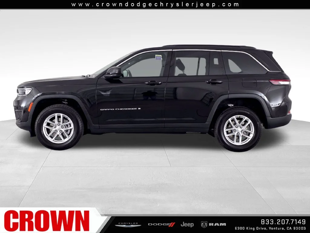New 2026 Diamond Black Crystal Pearl-Coat Exterior Paint Jeep  image 8
