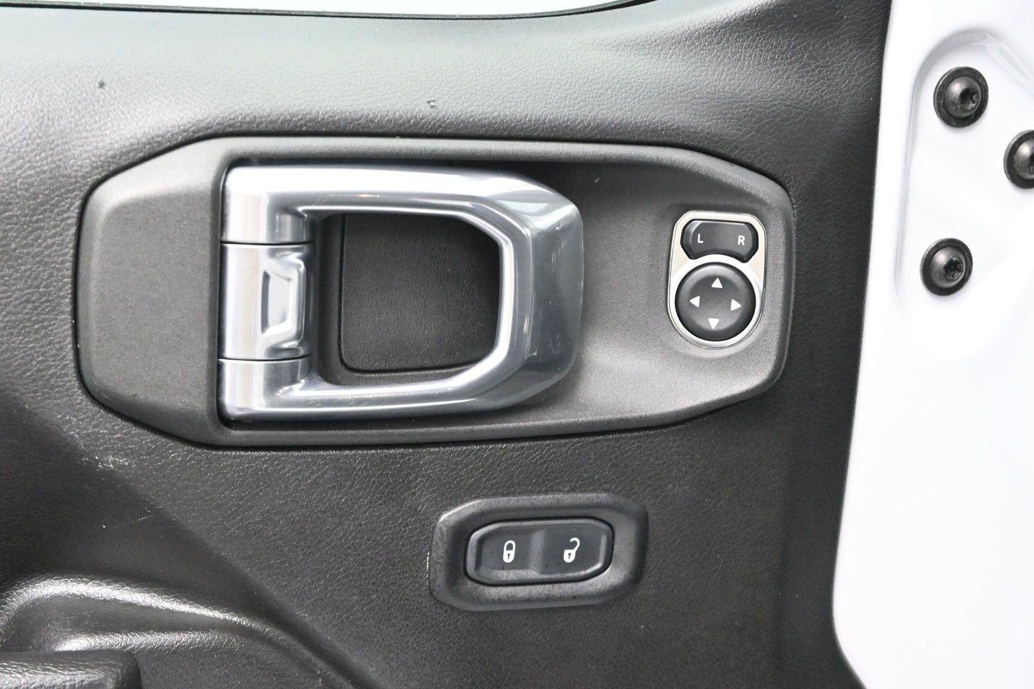 Used 2022 White Jeep Willys image 10
