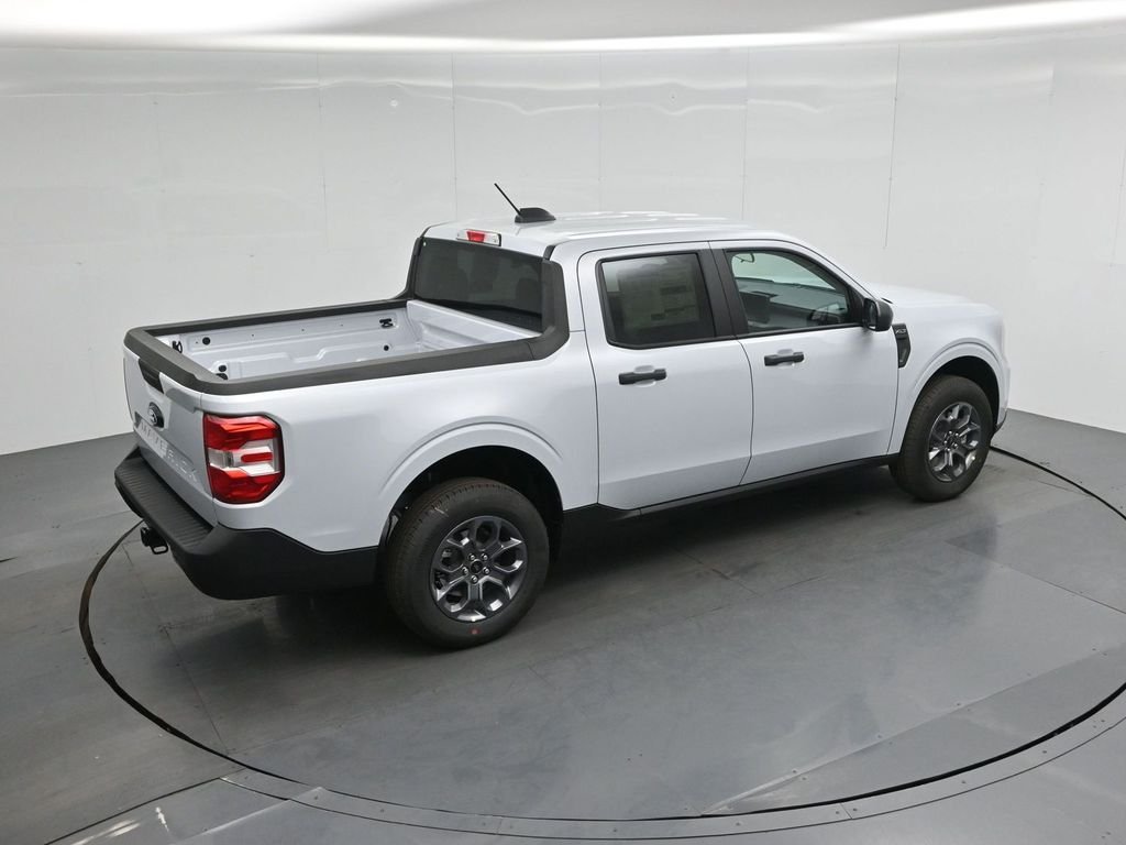 New 2026 Space White Metallic Ford XLT image 33