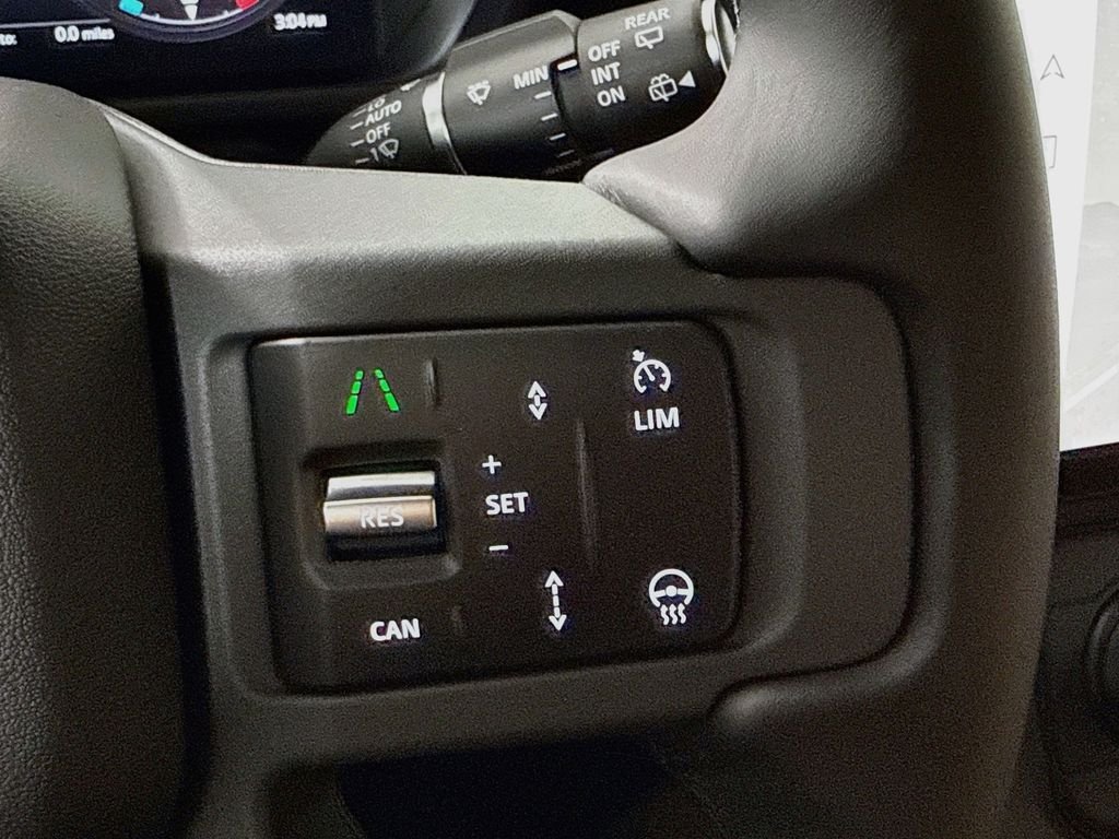 New 2026 Fuji White Land Rover X-Dynamic SE image 12
