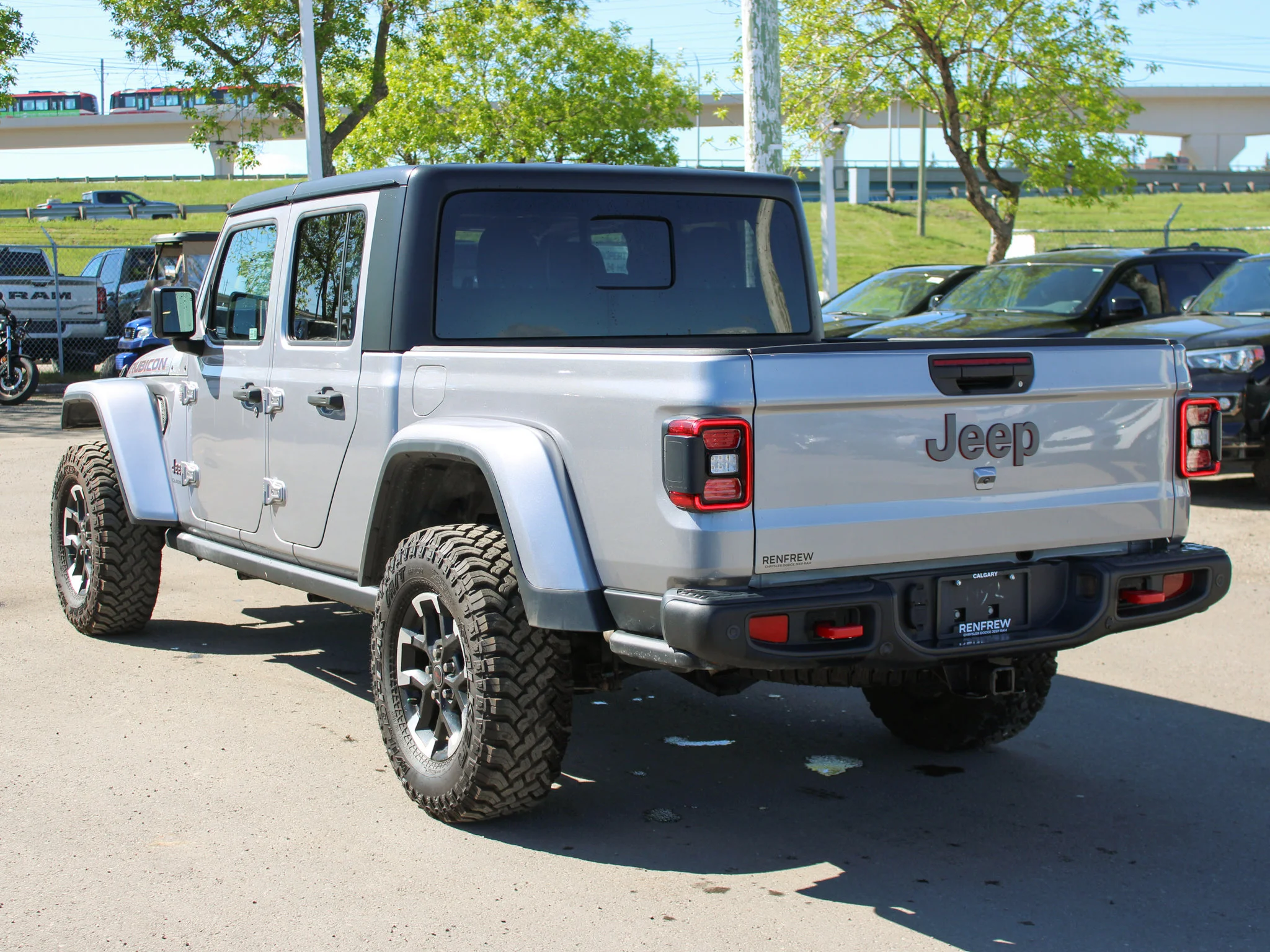 Certified Used 2020 Silver Jeep Rubicon * One Owner | V6 | Trailer Tow | Heated Seats | Alpine | Apple CarPlay | Diff Locks image 13