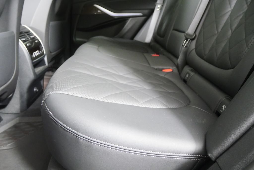Used 2023 Jet Black BMW sDrive40i image 14