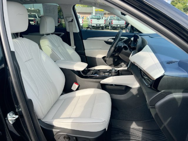 Used 2024 Black Buick Avenir image 29