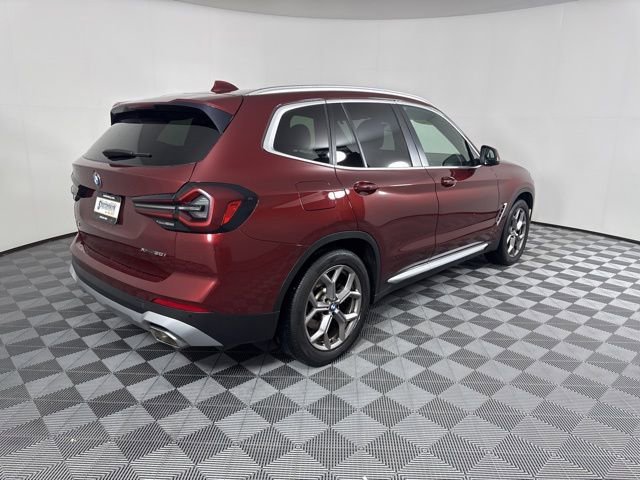 Used 2022  BMW xDrive30i image 3