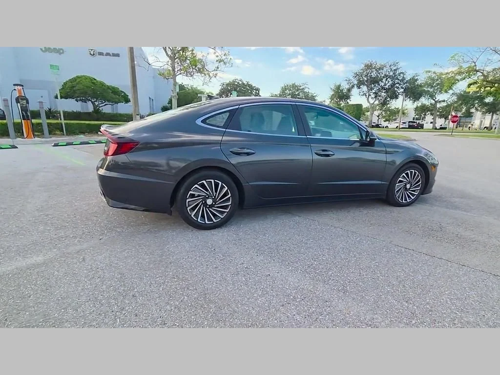 Used 2022 Portofino Gray Hyundai Limited image 35