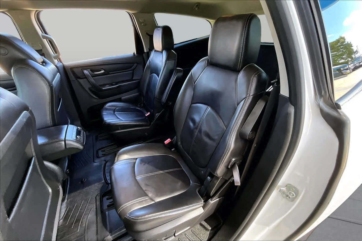 Used 2016 Summit White Chevrolet LT image 21