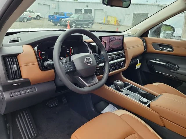 New 2026 White Nissan Platinum image 17
