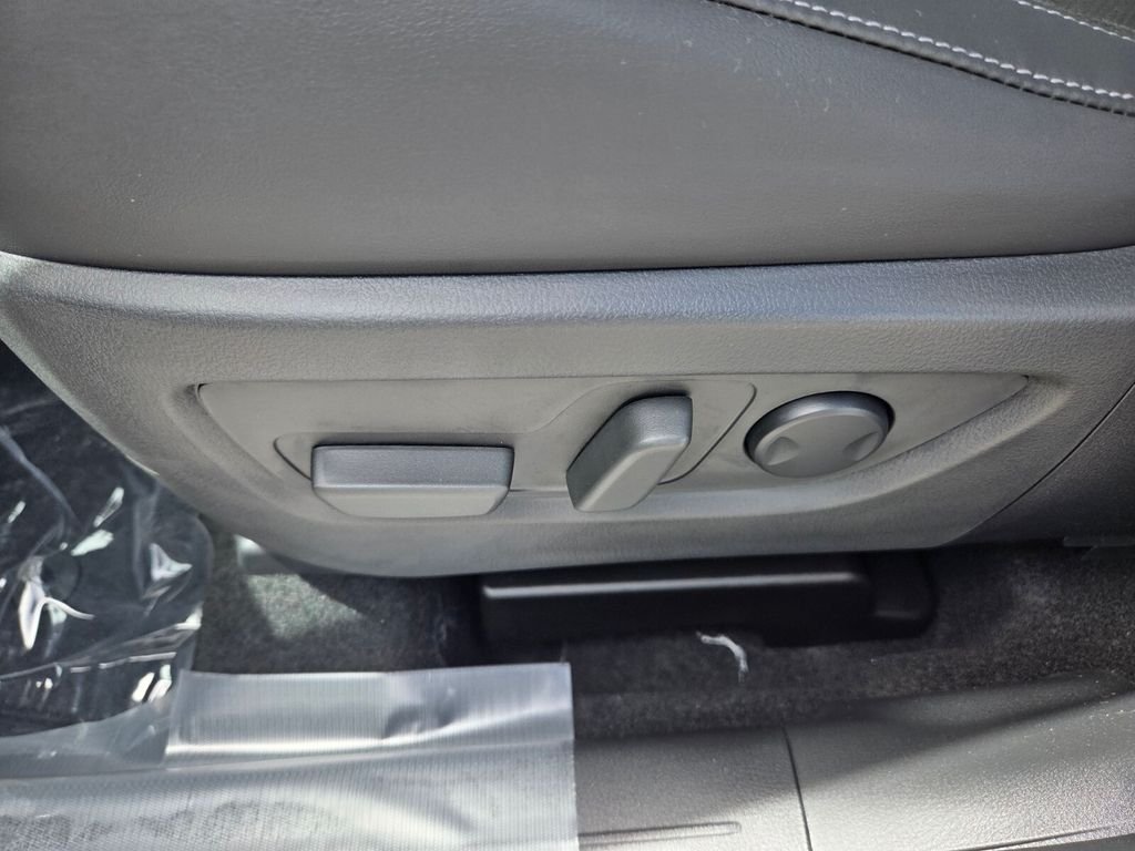 New 2026 Jet Black Mica Mazda 2.5 S Preferred AWD image 4