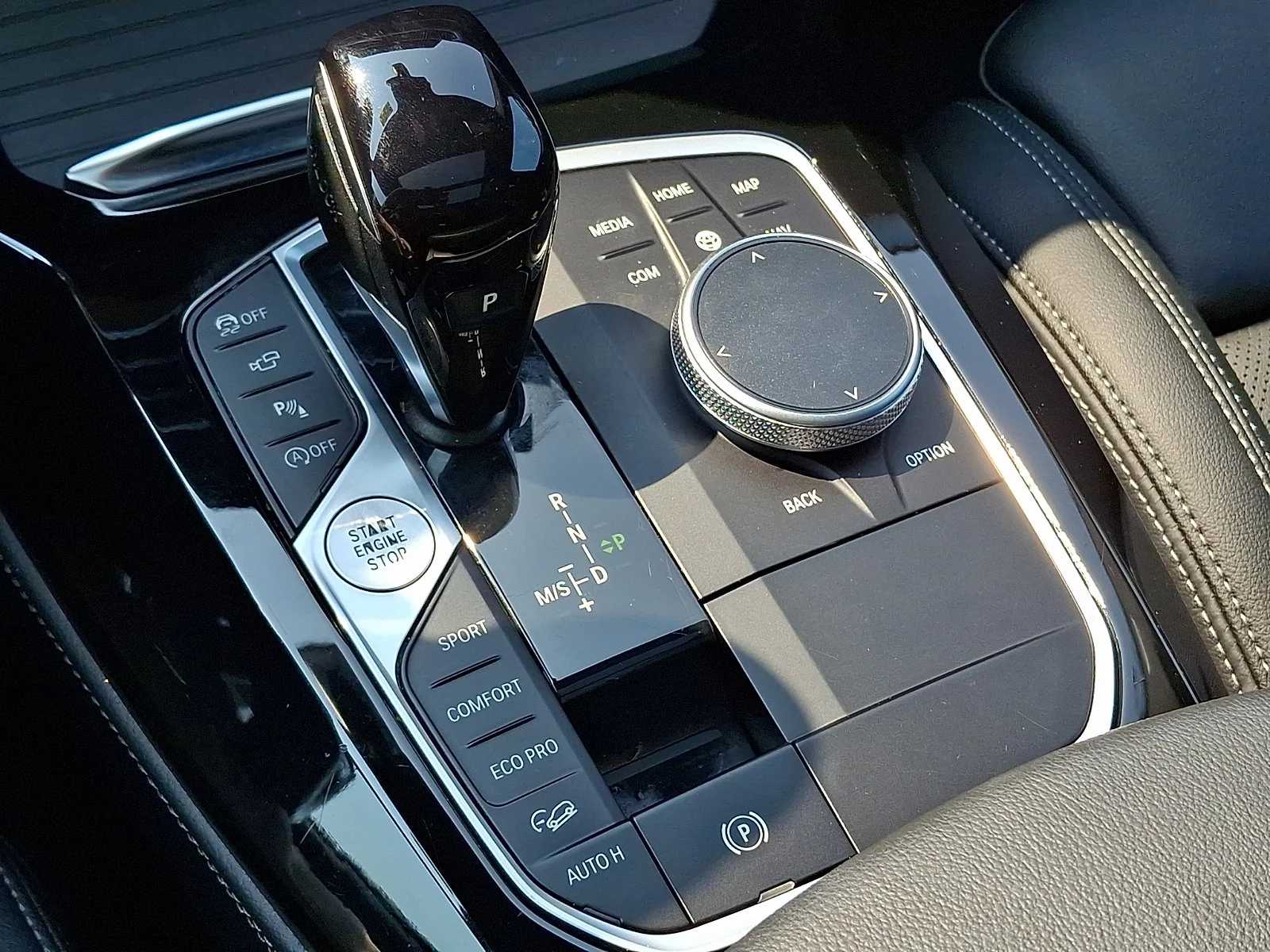 Used 2025 Alpine White BMW xDrive30i image 15