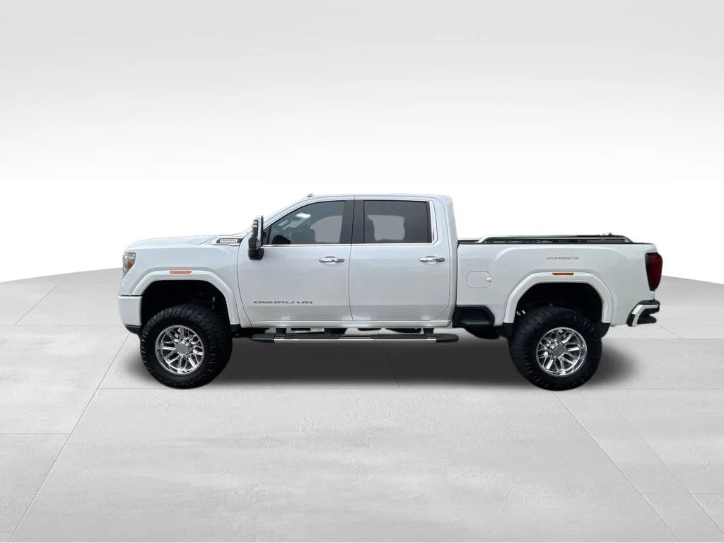 Used 2020 White GMC Denali image 7