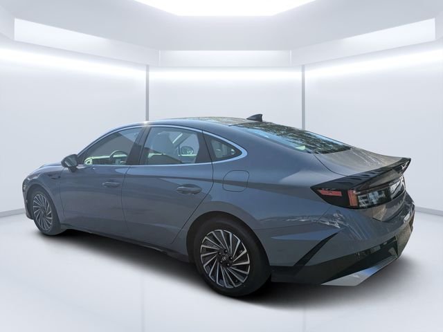 Used 2025 Blue Hyundai SEL image 5
