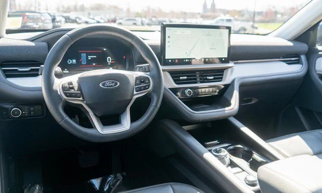 Used 2025 White Ford Active image 14