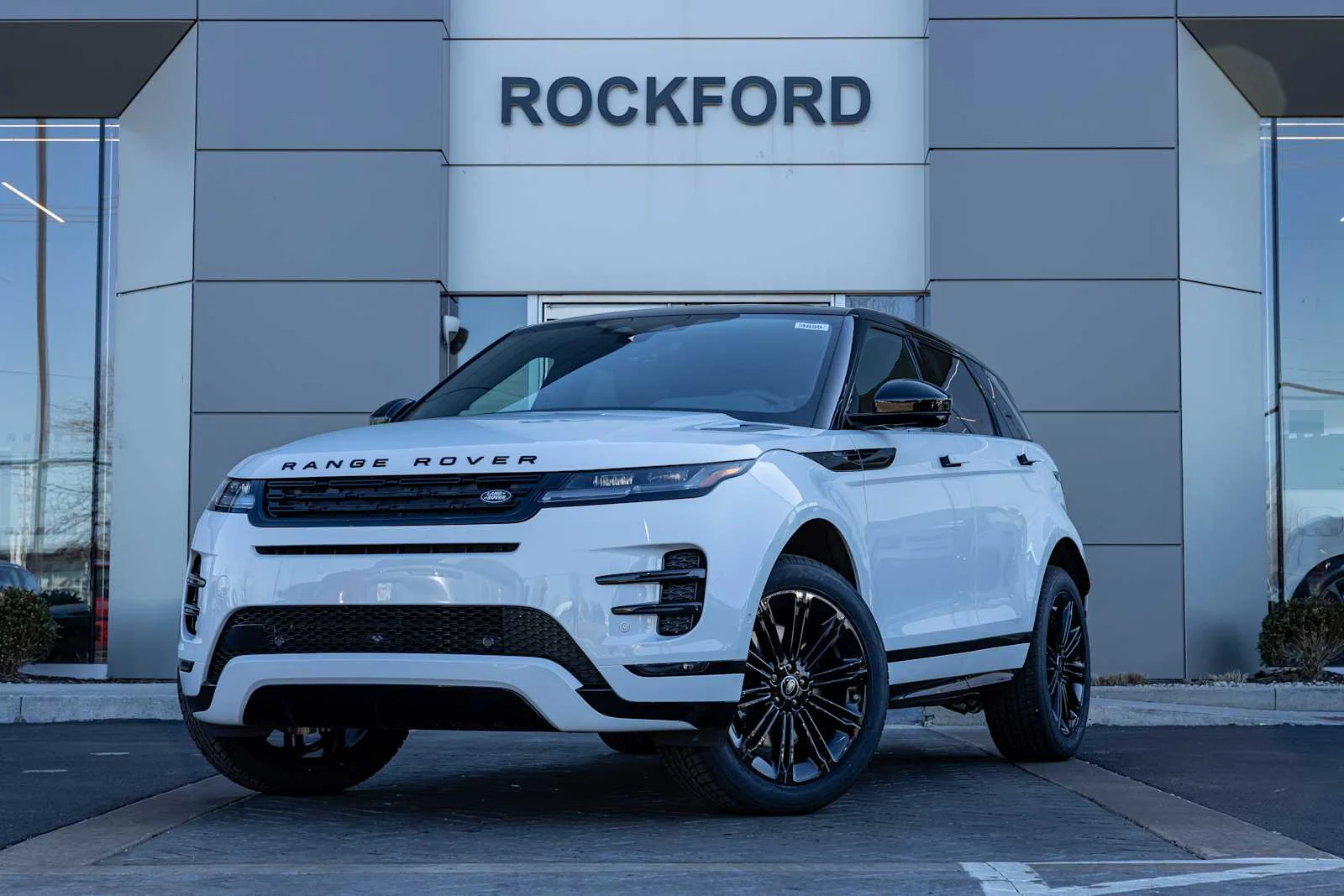 2026 Land Rover Range Rover Evoque Dynamic SE's photo