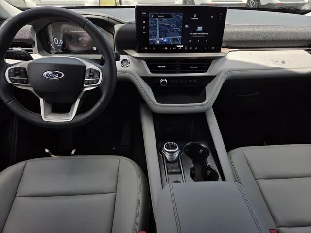 New 2026 Star White Metallic Tri-Coat Ford Active image 33