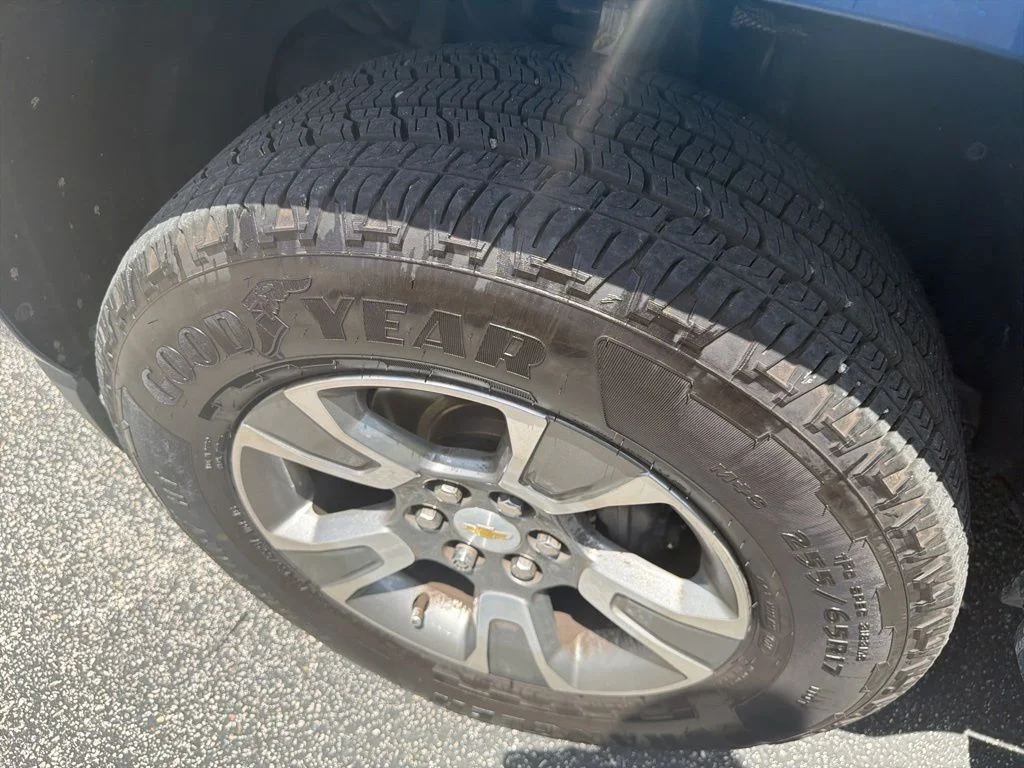 Used 2019 Blue Chevrolet Z71 image 10