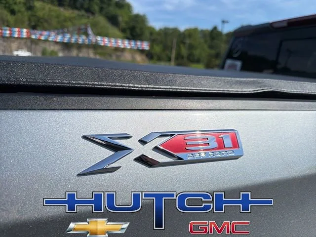 Used 2025 Sterling Metallic GMC SLT image 14