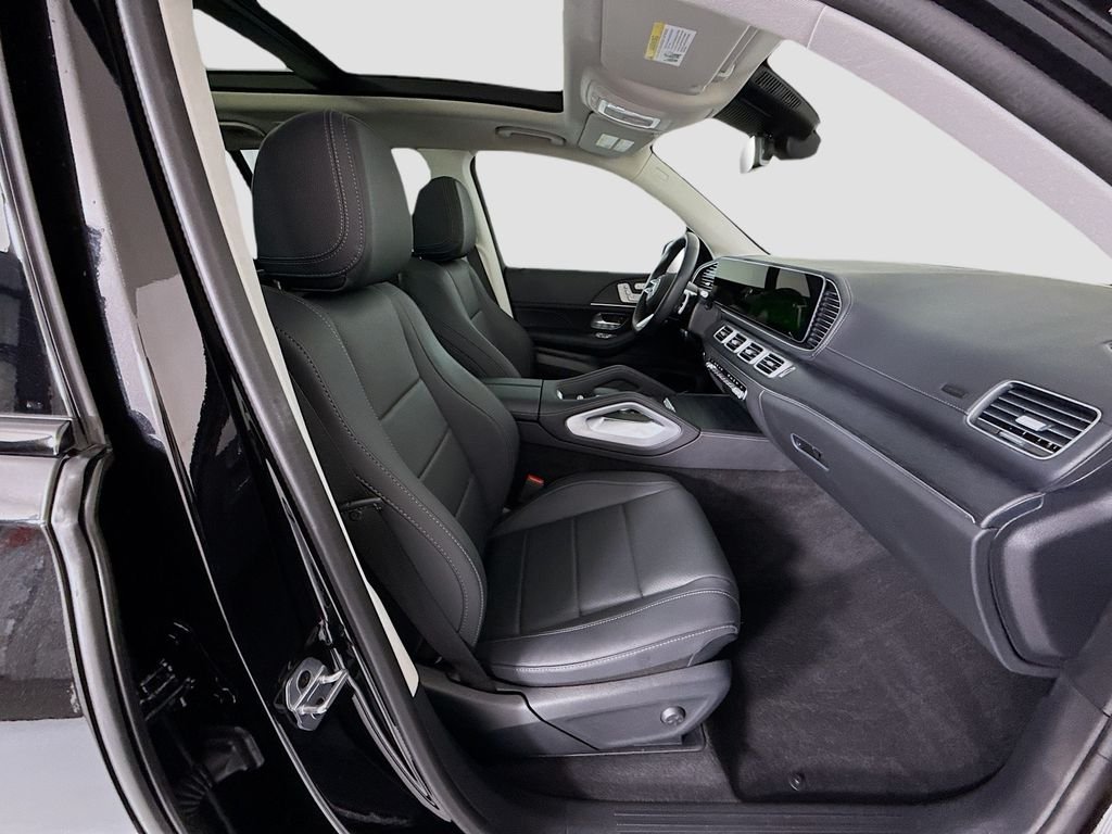 Certified Used 2026 Obsidian Black Metallic Mercedes-Benz GLS 450 image 21