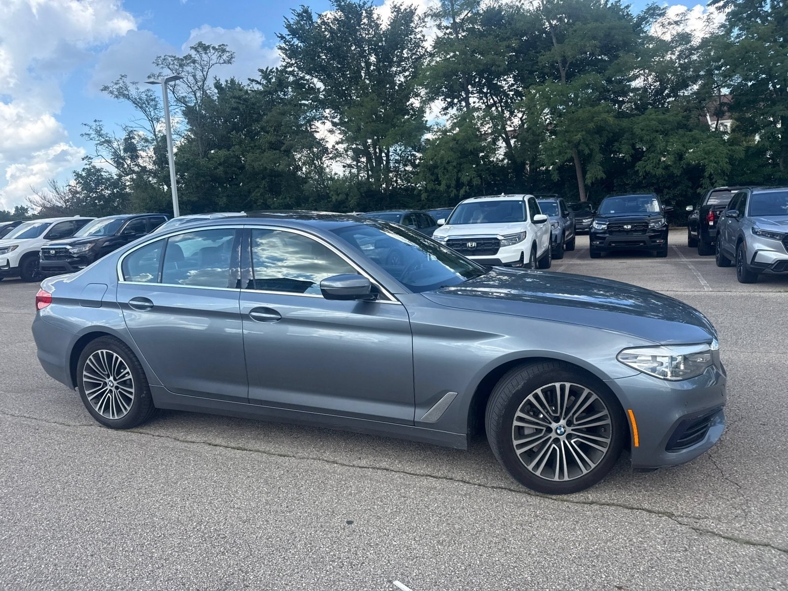 Used 2019 Bluestone Metallic BMW 530i xDrive image 26
