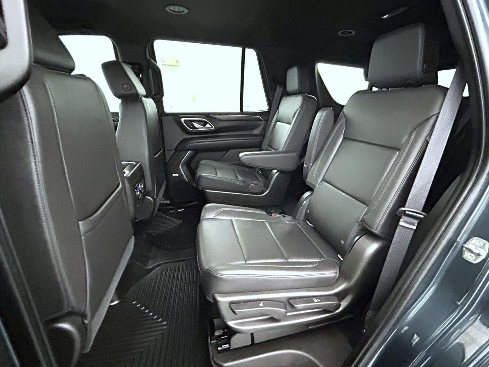 Used 2021 Gray Chevrolet Z71 image 21