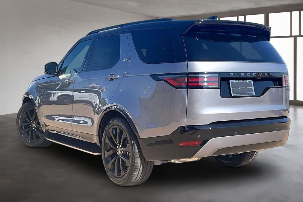 New 2026 Eiger Grey Metallic Land Rover Dynamic SE image 3