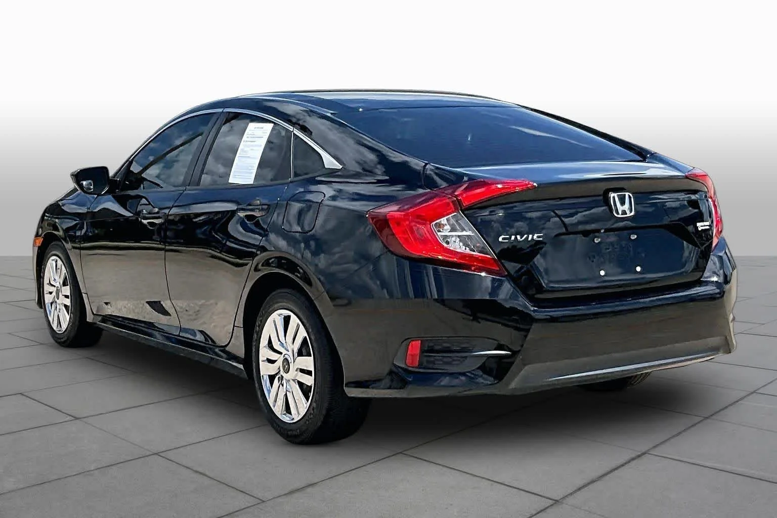 Certified Used 2018 Crystal Black Pearl Honda LX image 11